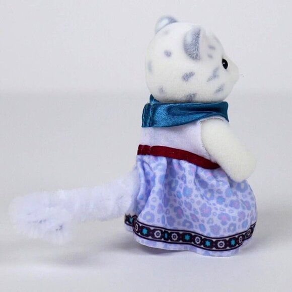 Calico Critters Sylvanian Families FS-55 Snow Leopard Mother - Picture 5 of 7